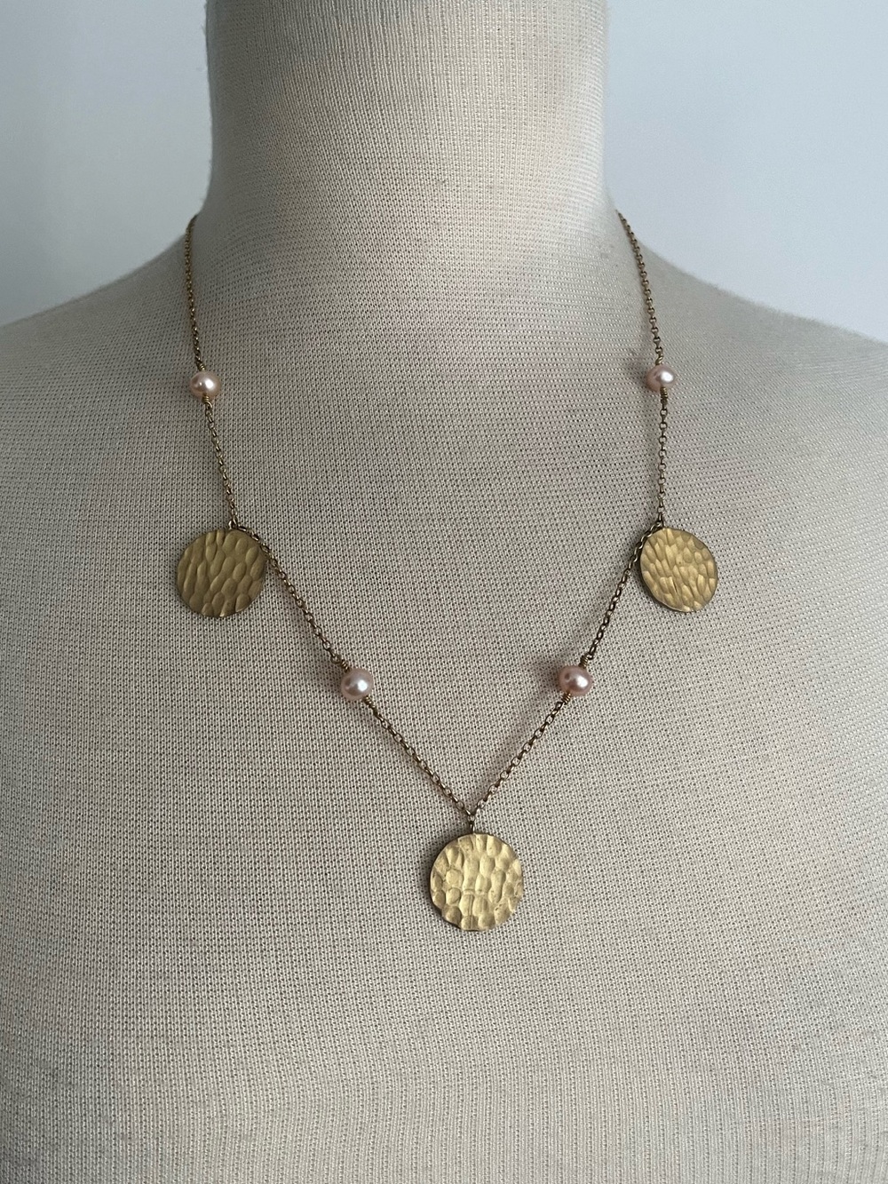 925 sterling silver necklace featuring freshwater pearls and textured hammered c
